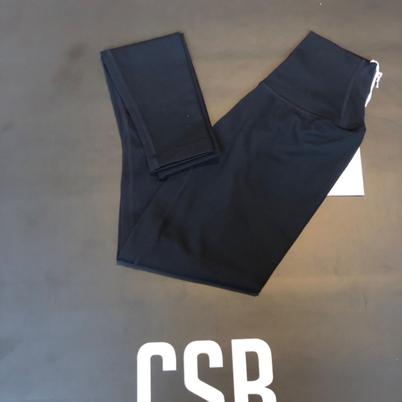 CROP SHOP BOUTIQUE FORM INVISIBLE SCRUNCH HIGH WAIST LEGGINGS - Picture 3 of 4